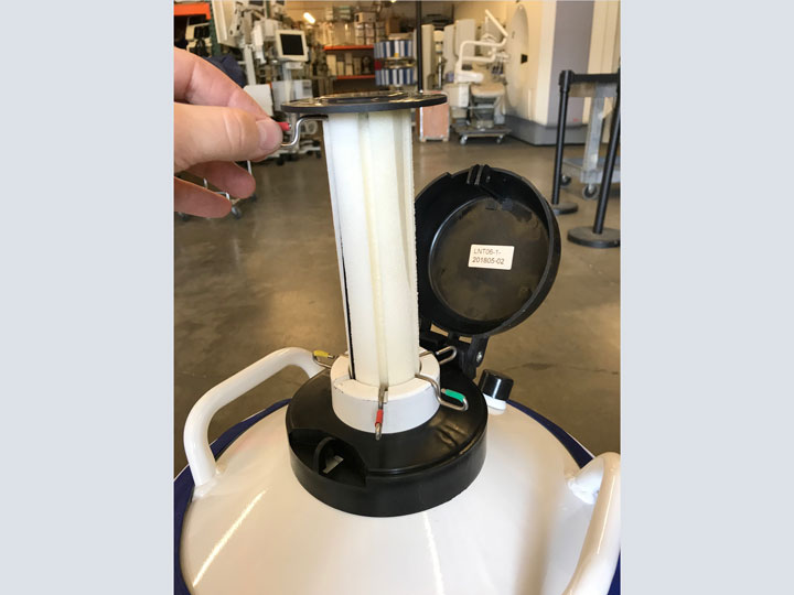 液氮容器